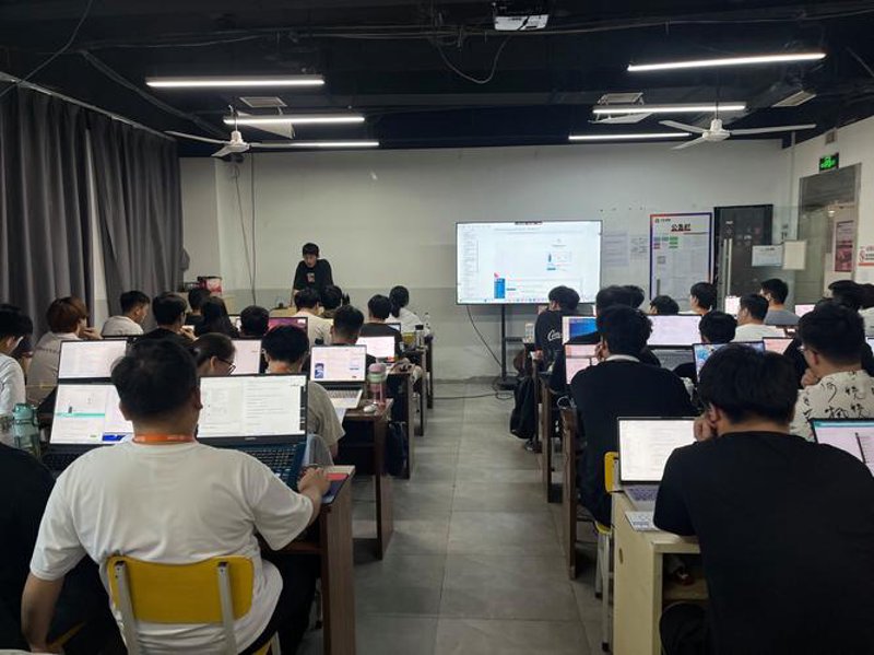 网站建站小知识：如何打造专业品牌形象？